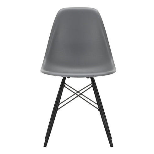 Cadeira Eames em Plástico DSW / Base Maple Preto